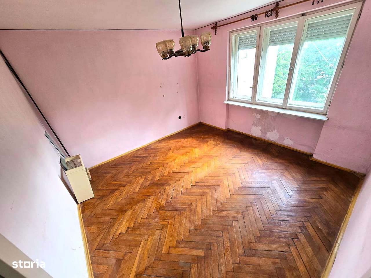 Apartament cu 3 camere decomandat | Etajul 3 - Botizului-1