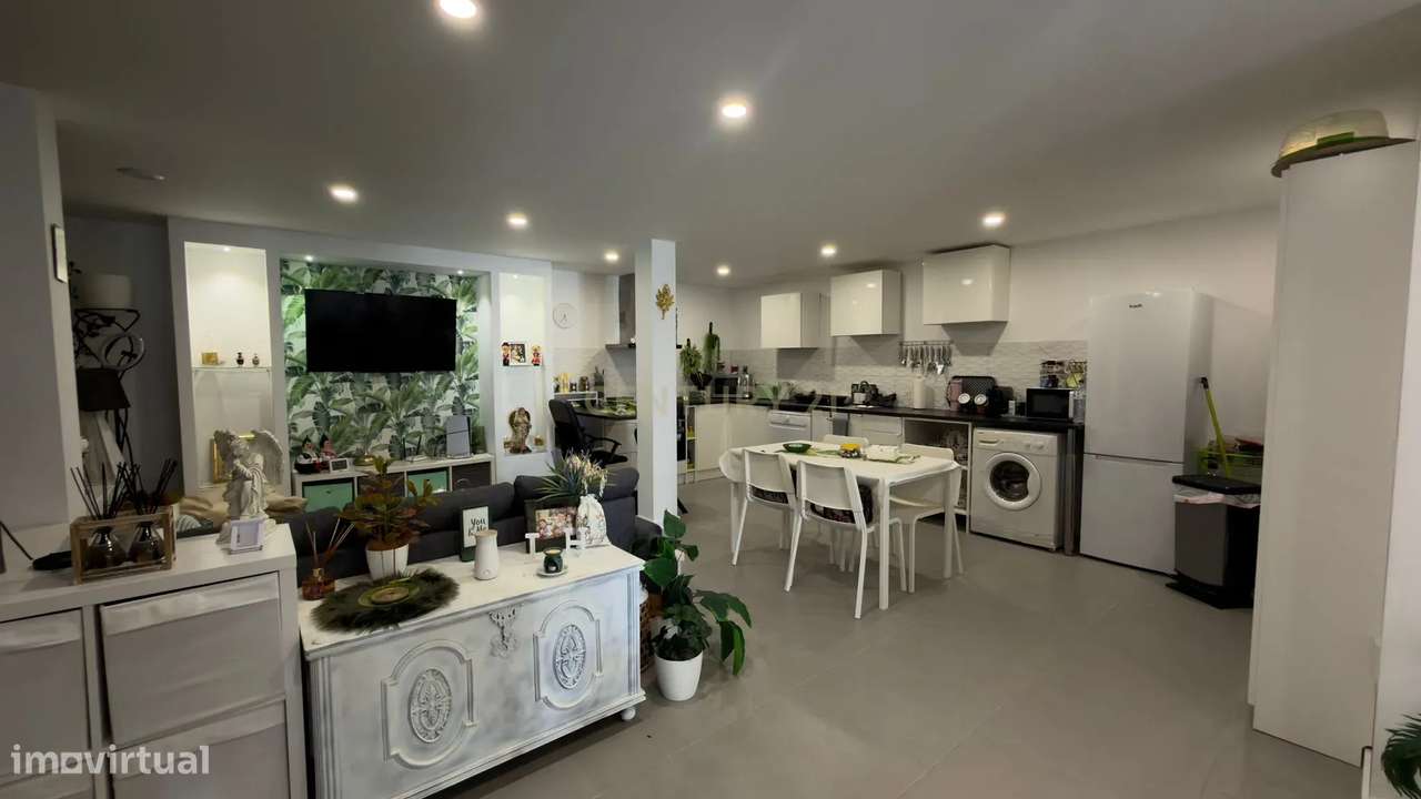 Luxuosa Moradia com Piscina em Vila Franca - Oportunidade Única-11