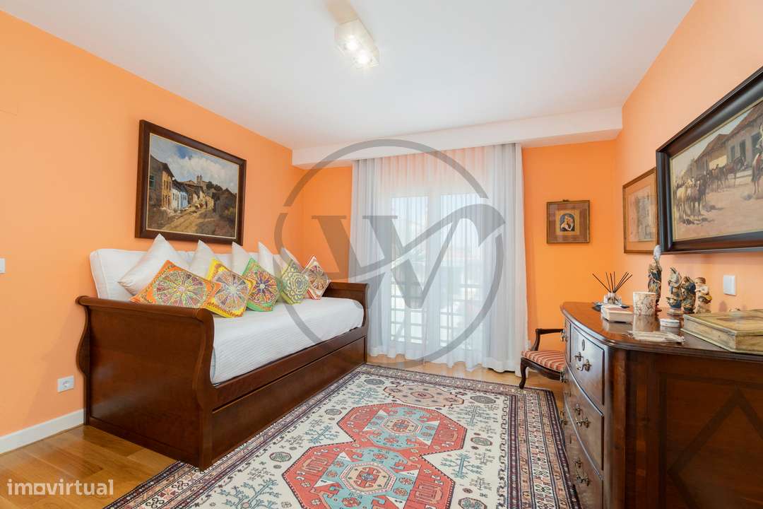 Moradia T5 Remodelada – Luxo no Resort Quinta da Penha Longa-14