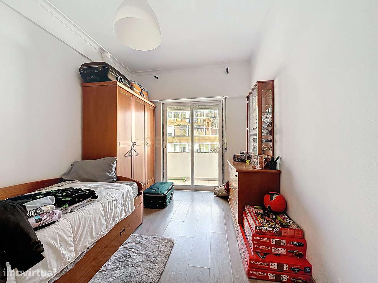 Apartamento T3 em Amora, Seixal - Oportunidade Única!-14