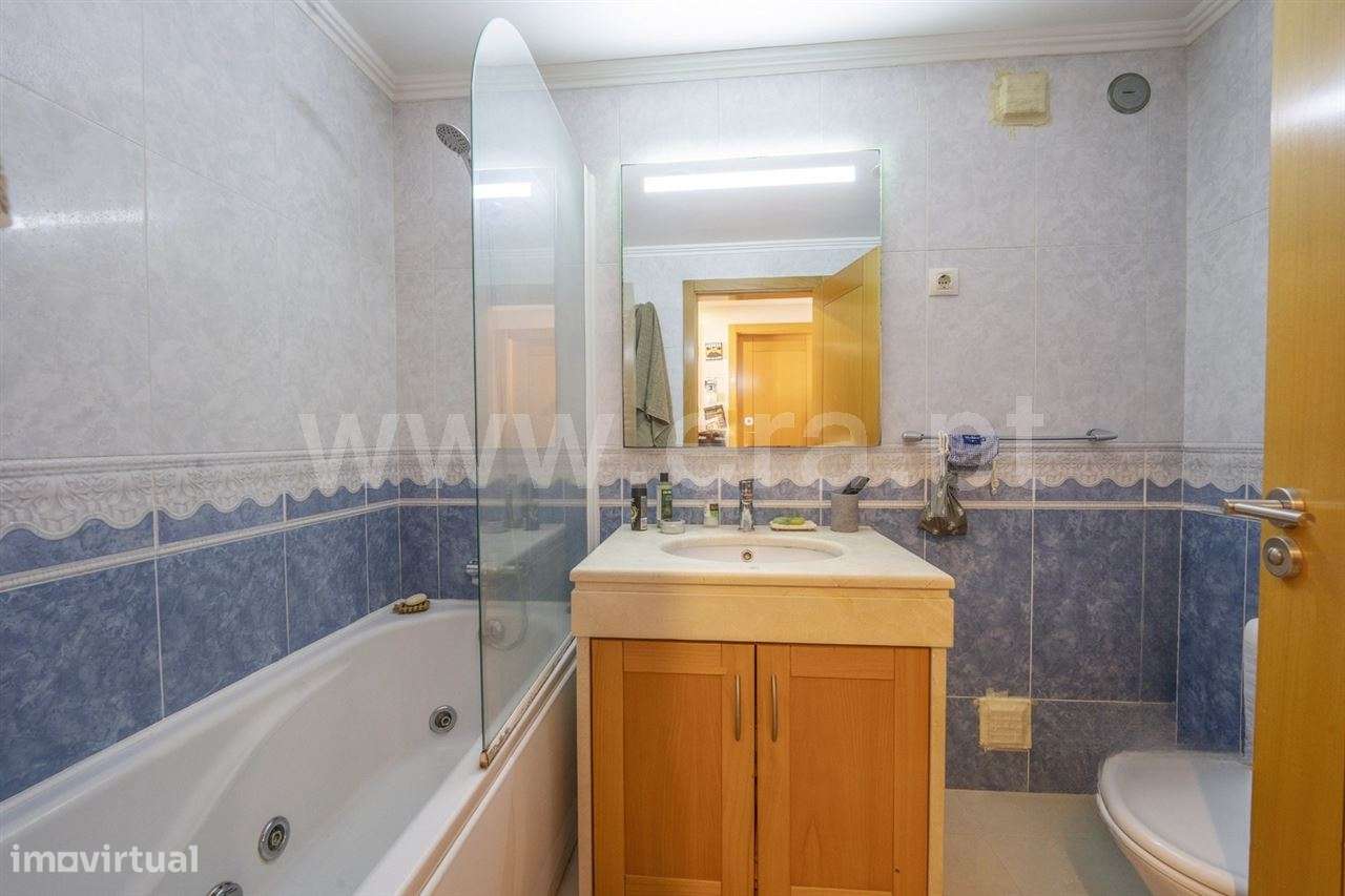 Apartamento T2; Quinta de Santa Teresinha-12