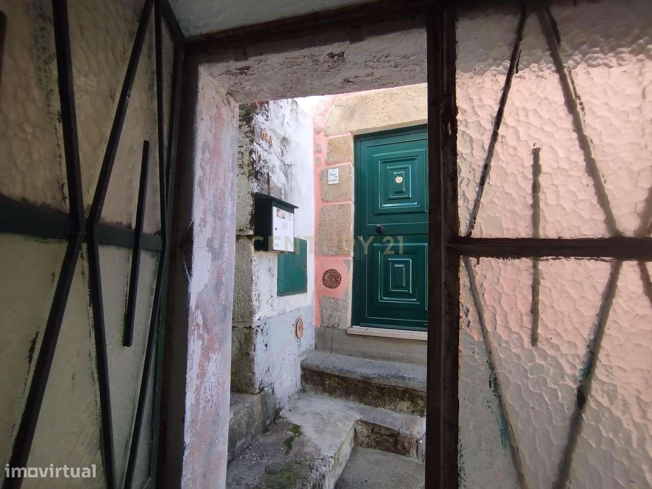 Prédio T3 para restaurar Gouveia - Grande imagem: 5/12