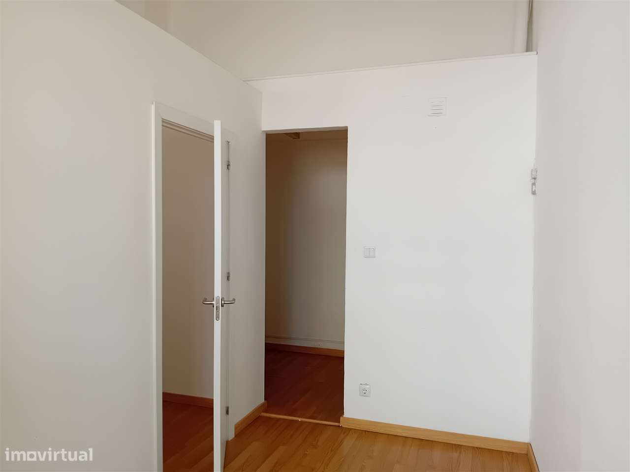 Loja T1 Venda em Torres Novas (Santa Maria, Salvador e Santiago),Torre - Grande imagem: 4/16