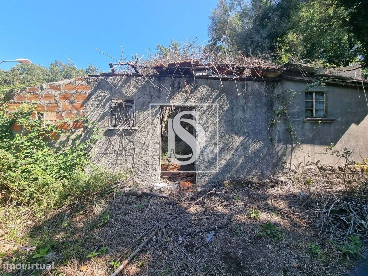 Moradia Em Pedra Para Restauro-13