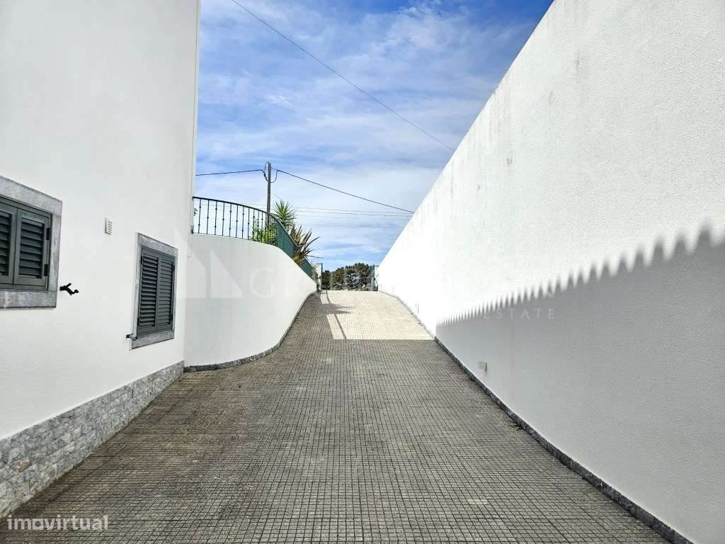 Moradia T4 Geminada com Piscina - Garagem para 3 Viaturas | Sabugo ...-53