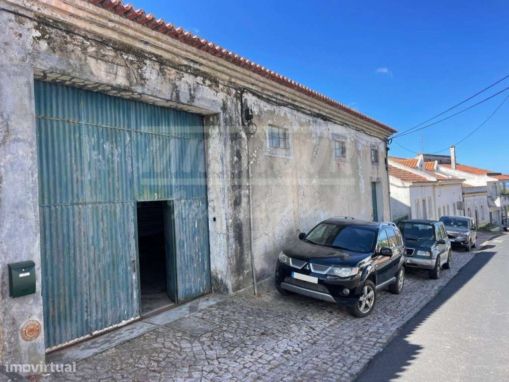 Moradia T2 com Armazém e Espaço Exterior em Santiago do Cacém-9