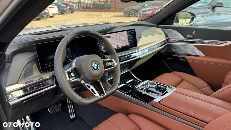 BMW Seria 7 M760e PHEV xDrive sport - 18