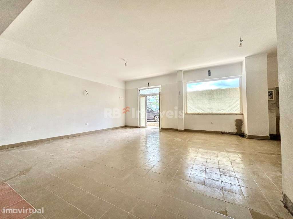 Loja com 108 m2, situada perto da escola secundária. - Grande imagem: 4/9