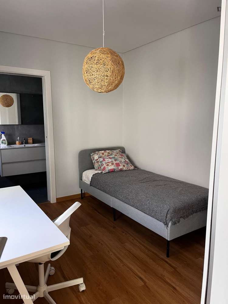 Quarto - localizado em Carcavelos Lisbon - Grande imagem: 5/6