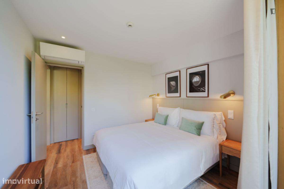 Apartamento com 1 quartos - localizado em Santo Ildefonso Porto - Grande imagem: 2/10