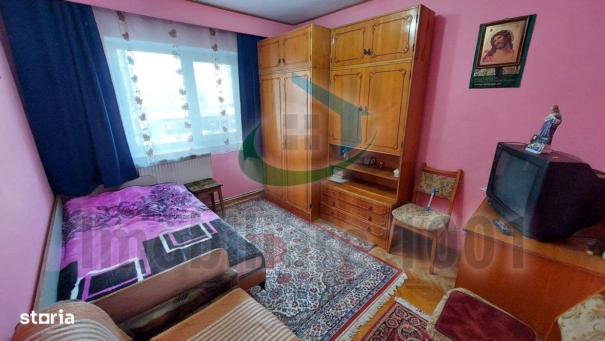 Apartament 4 camere, Republicii, etaj 1, garaj și boxa, zona Canal 7-2