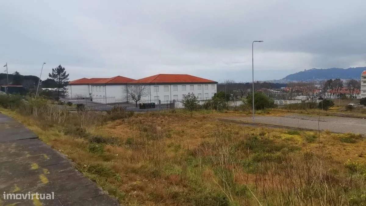 LOTE PARA CONSTRUÇÃO EM ALTURA COM 200 M2 EM DARQUE - Grande imagem: 3/9