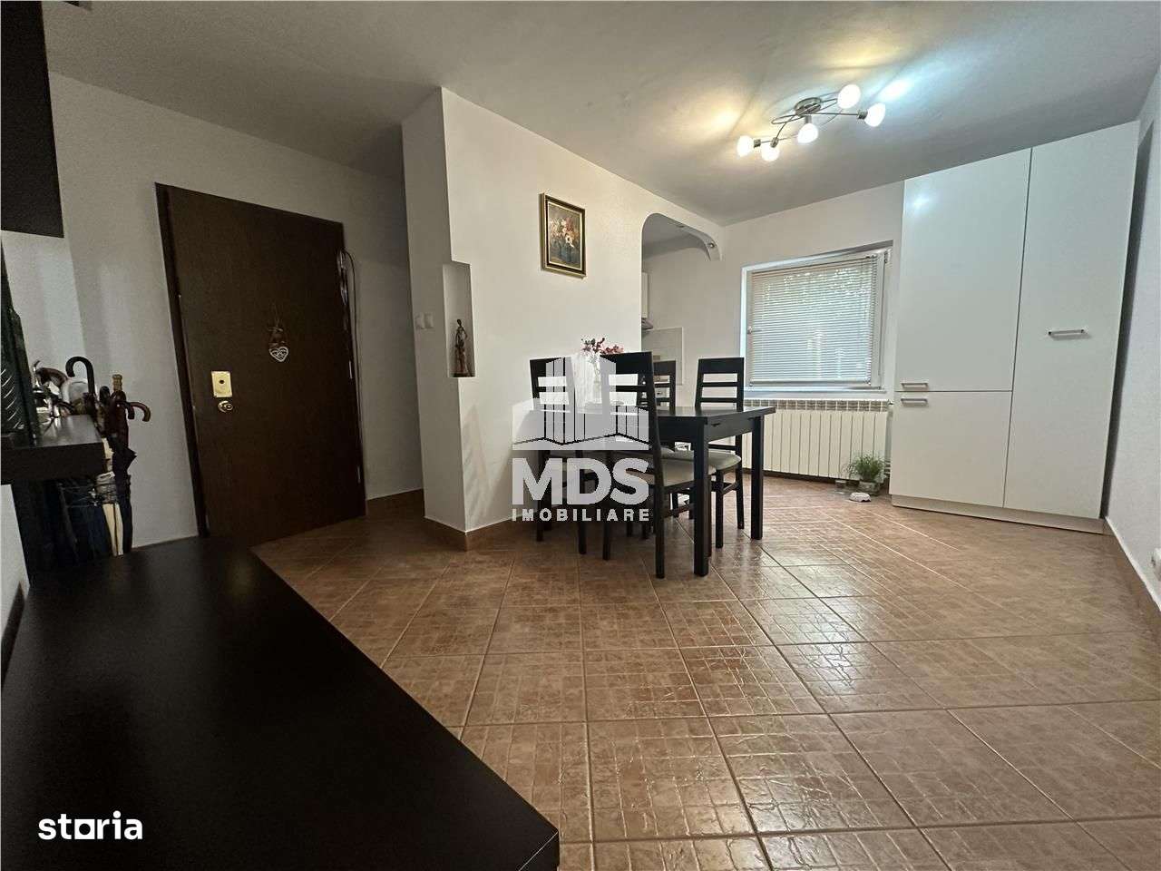 Decomandat la Parter cu Garaj - Imagine principală: 4/9