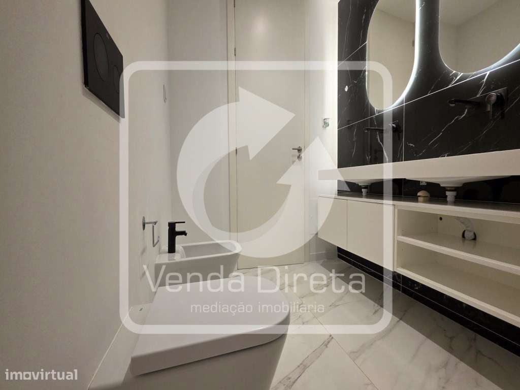 Apartamento T4 no 'Baía Residence' no Barreiro.-9