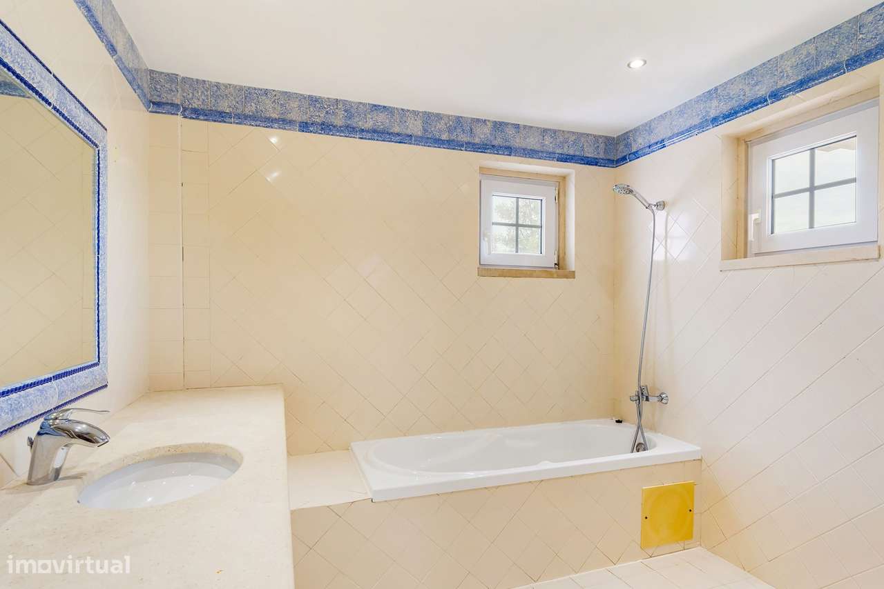 Luxuosa Moradia com Piscina e Vista para o Campo em Sintra-6