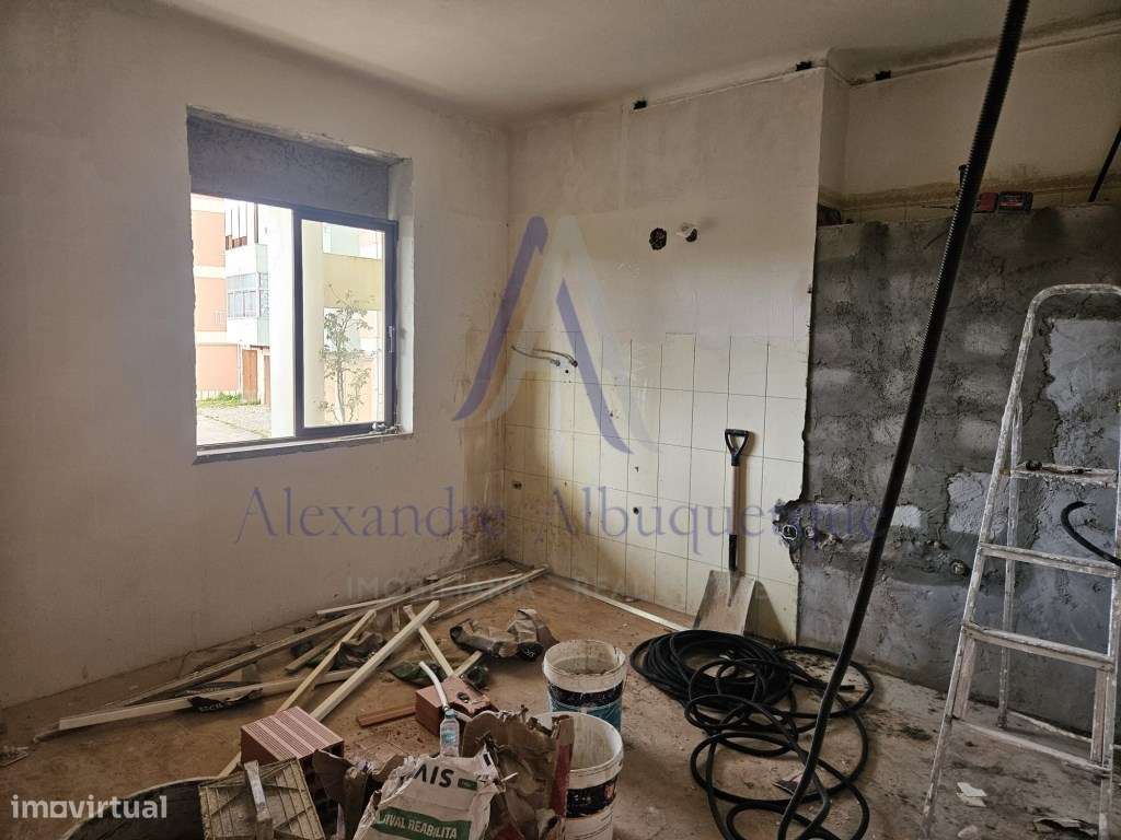 Apartamento T3 com Terraço de 80 m² e Parqueamento Privativo-7