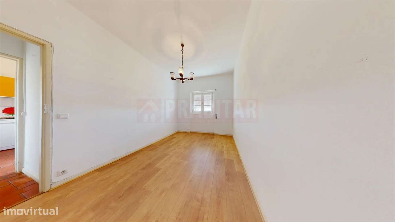 Apartamento T2 com Terraço e Anexo | Olivais-12