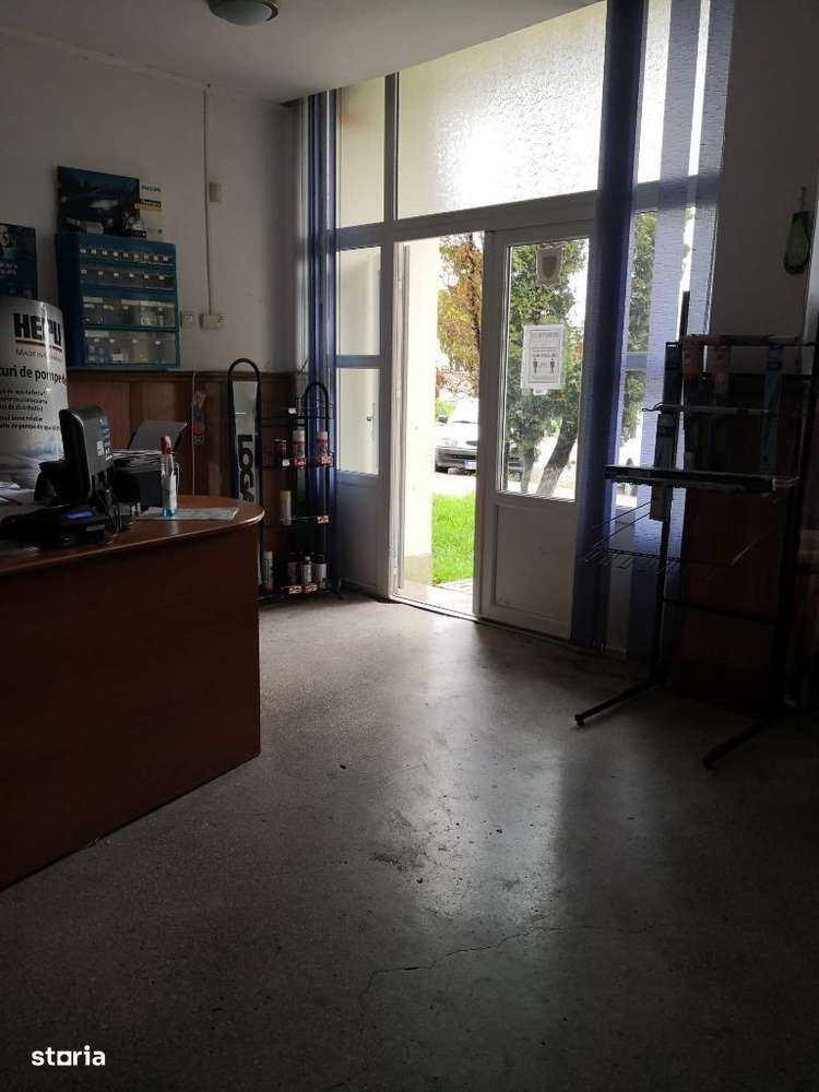 Spatiu comercial in Simeria, suprafata utila 90mp - Imagine principală: 3/10