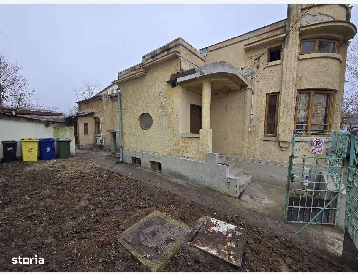 Casă Piață centrală-1