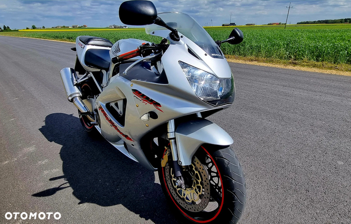 Honda CBR - 11