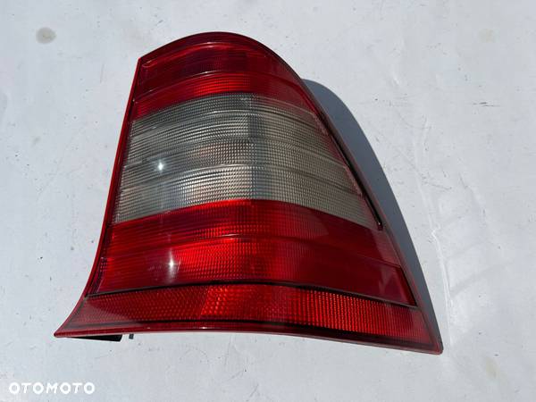 MERCEDES W202 LIFT LAMPA TYLNA PRAWA LEWA - 1