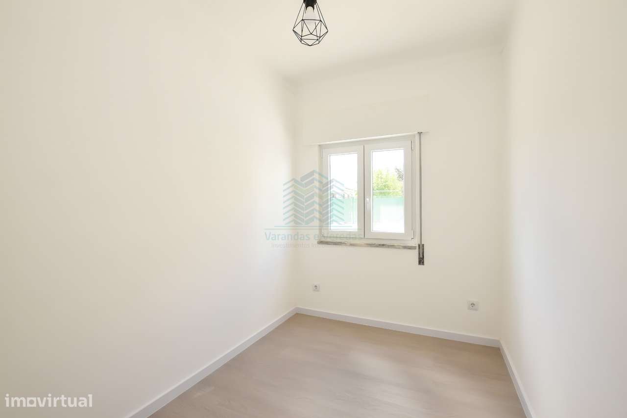 Moradia T3 remodelada com Anexos, Garagem e Poço.-16