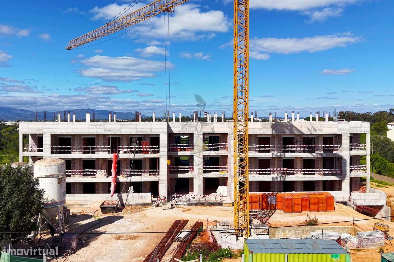 Edifício em construção com apartamentos tipologia T2 e T3 com piscina - Grande imagem: 2/43