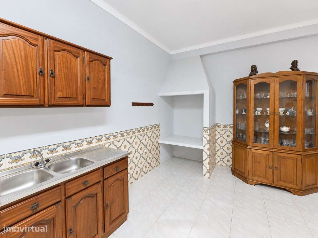 MORADIA 195 m² COM POTENCIAL PARA 2 HABITAÇÕES | PRÓXIMA DAS PRAIAS...-14