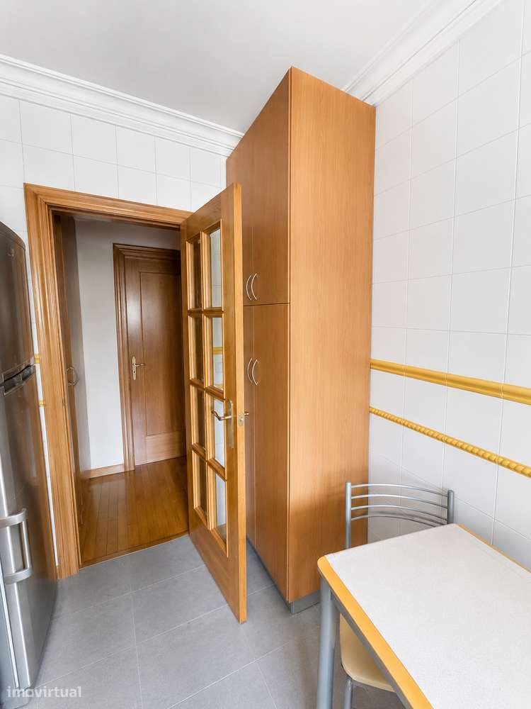 Apartamento T3 Lordelo do Ouro-11