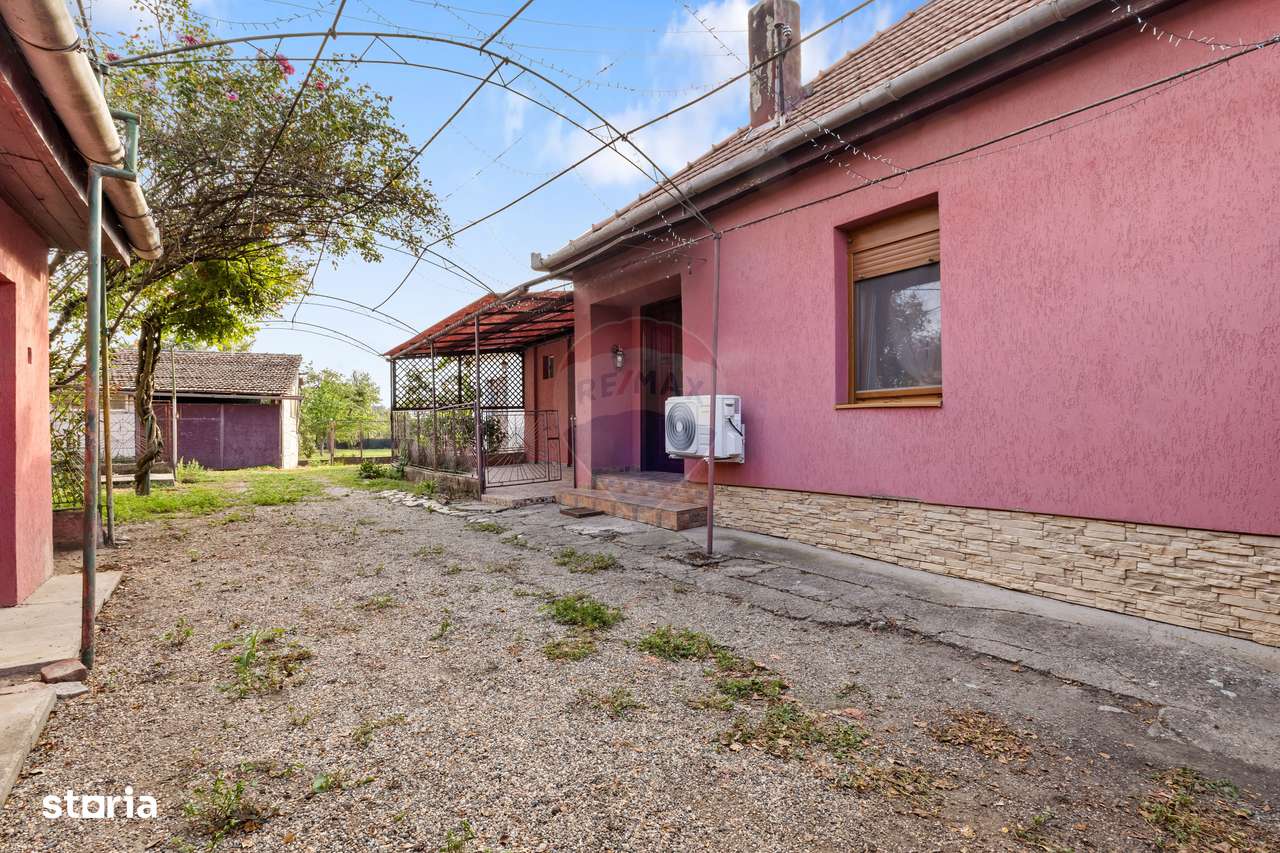Casă de vânzare în Pecica – teren generos, utilată și mobilată complet - Imagine principală: 4/19