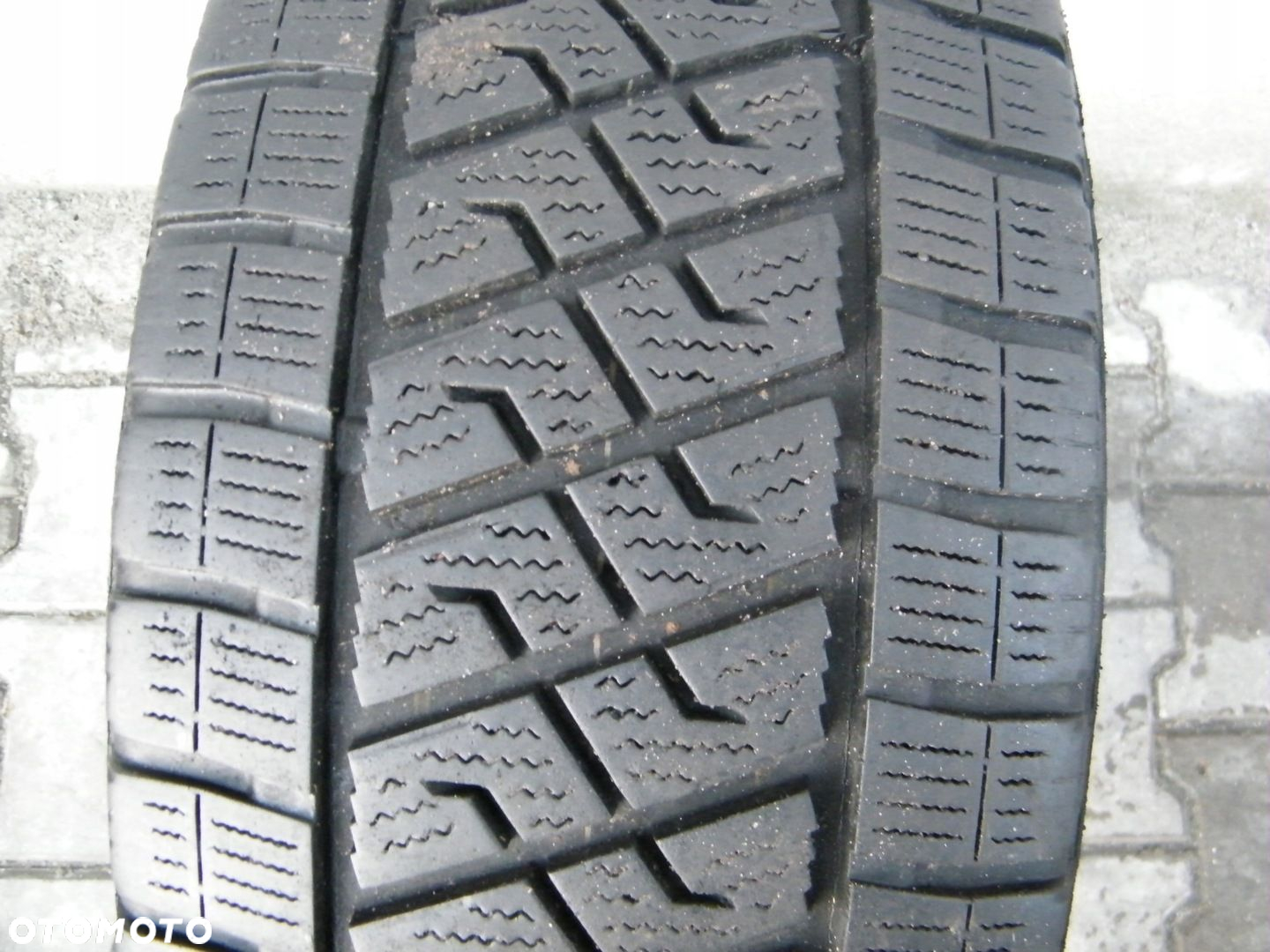 G6 1xZIMA 225/65R16C 112/110R LASSA WINTUS 2 - 4