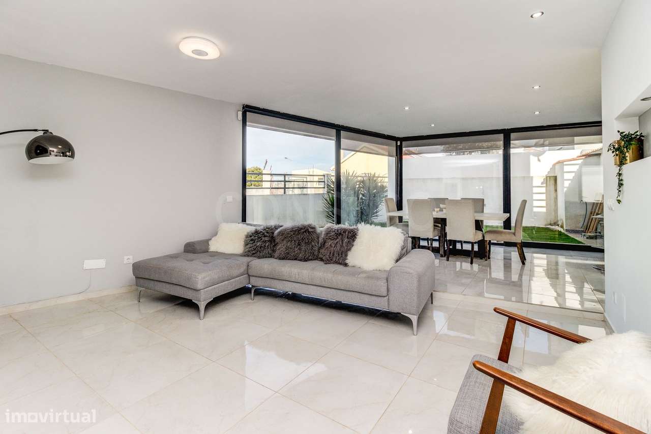 Moradia com 170 m², jardim, zona de barbecue e estacionamento para dua-18