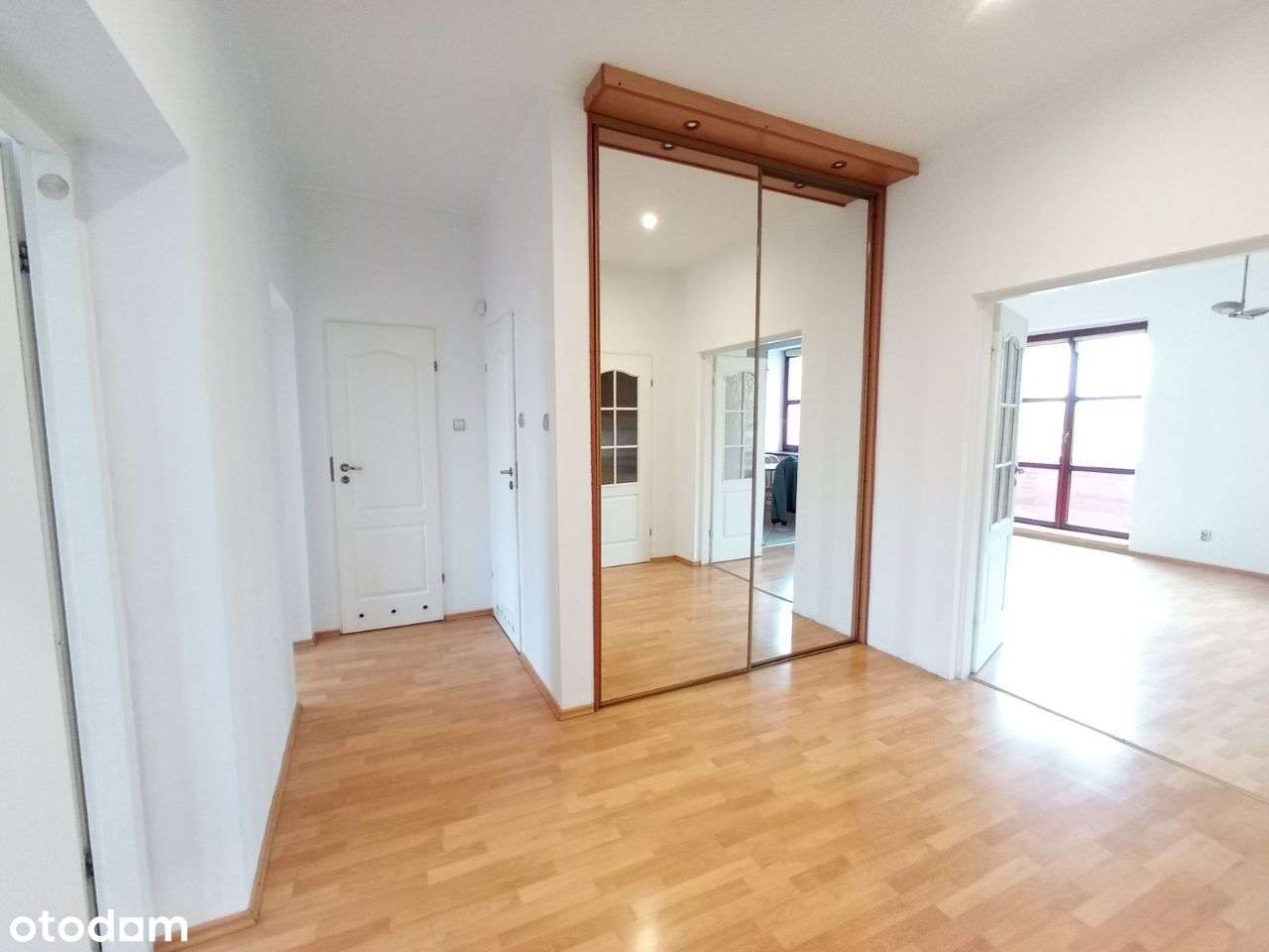 Przestronny apartament w świetnej lokalizacji-12