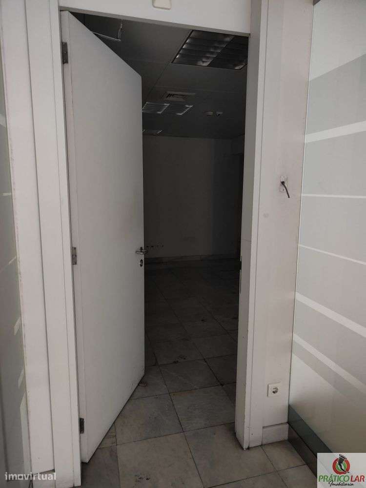 Loja no centro de Vagos-16