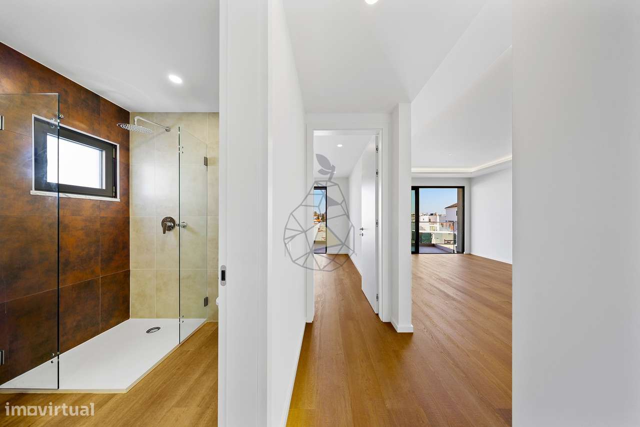 Apartamento com dois quartos , dois lugares de estacionamento e Piscin-28