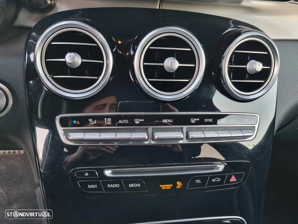 Mercedes-Benz GLC 250 d 4Matic 9G-TRONIC AMG Line - 29