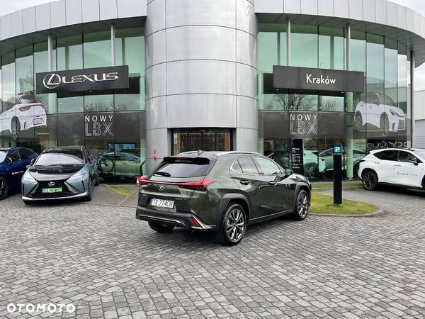 Lexus UX - 10