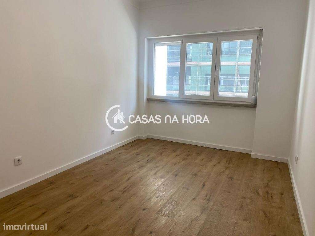 Apartamento T2 Totalmente Remodelado em Cacilhas - Grande imagem: 3/25