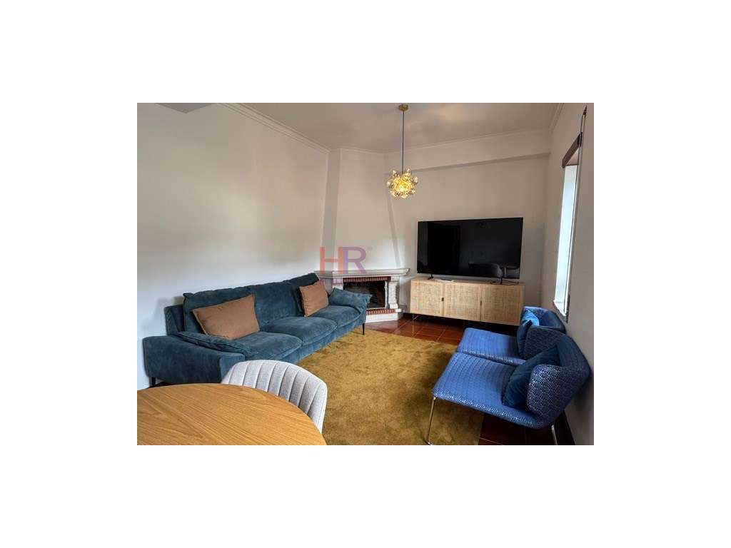 Vende-se T3 totalmente mobilado com três aparcamentos privativos.-9