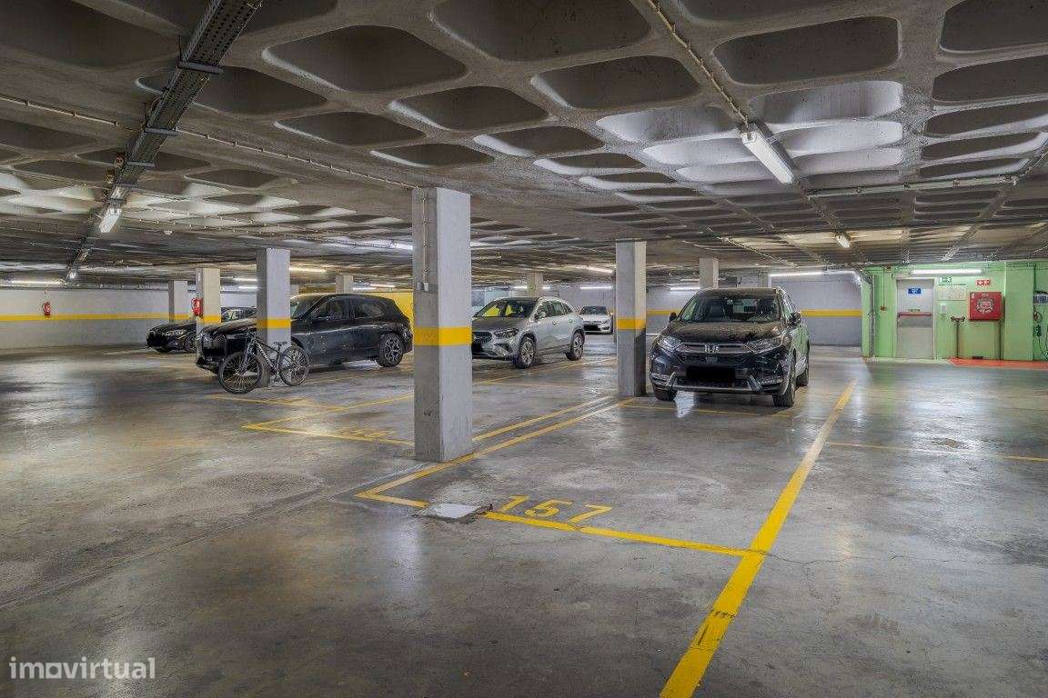 Elegante T1 com Vista Mar no Condomínio Britânia, Jardins e Piscina-21