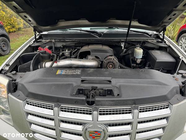 Cadillac Escalade - 19