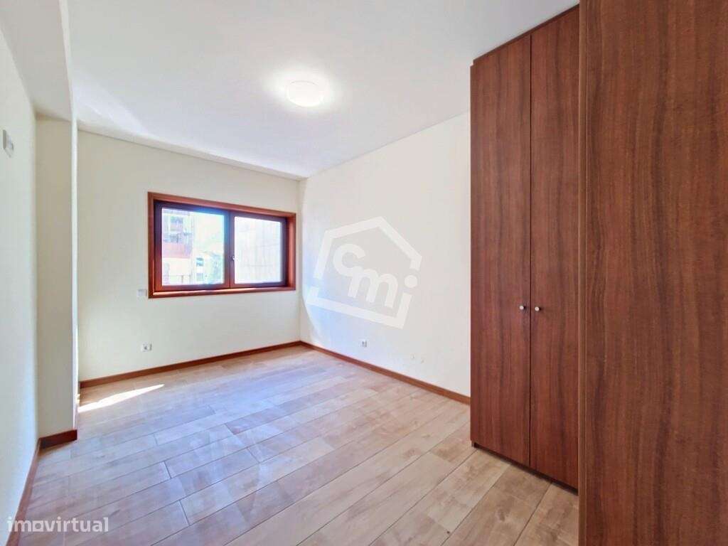 Venda de T3 na Marginal de Matosinhos com Garagem-20