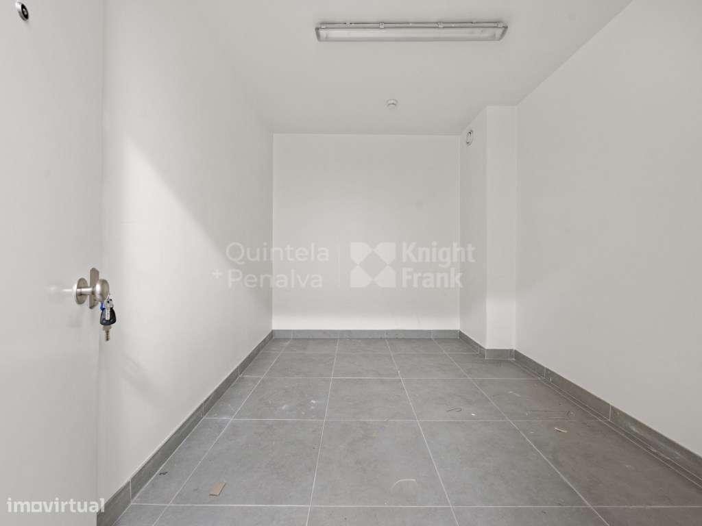 Apartamento T3 com vista rio para venda na Lapa, Lisboa-25