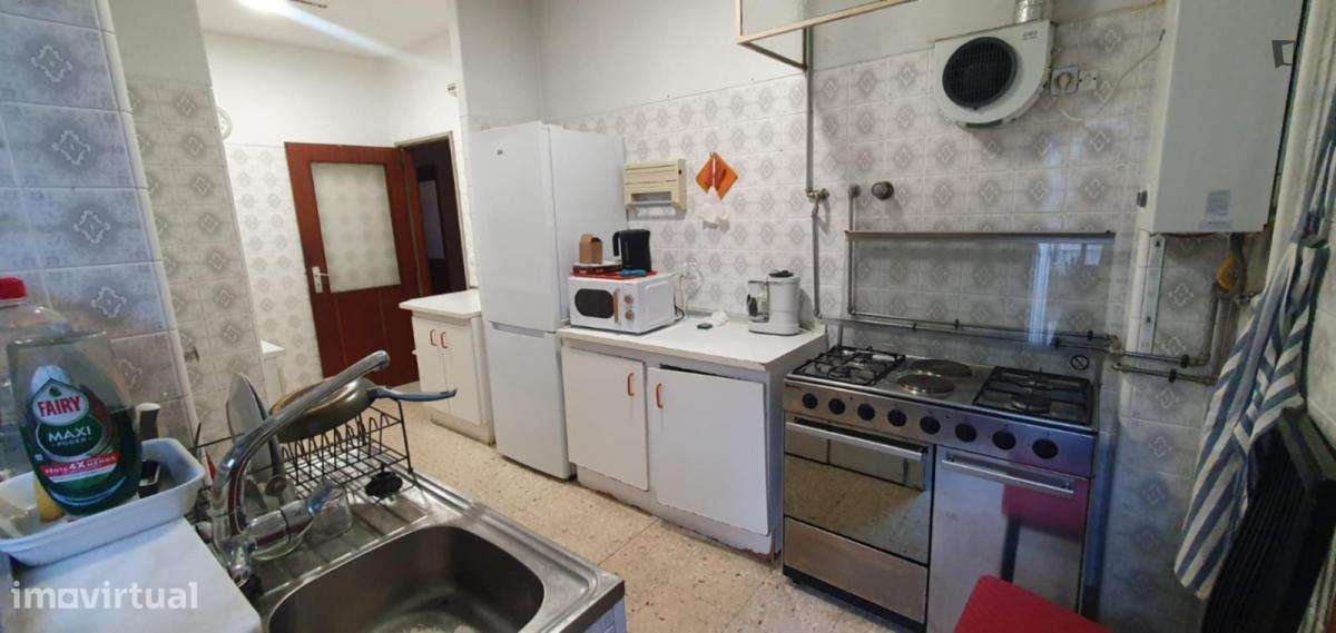 Quarto - localizado em Guimaraes - Grande imagem: 5/9