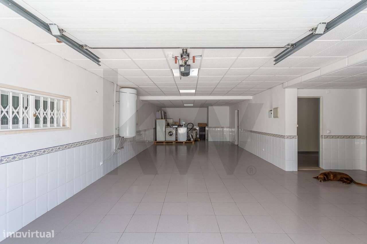 Moradia Isolada | 5 Quartos, Jardim, Garagem para 4 Carros-52