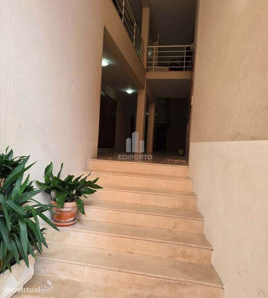 Apartamento T3 com garagem e arrumos em Matosinhos/Perafita-17