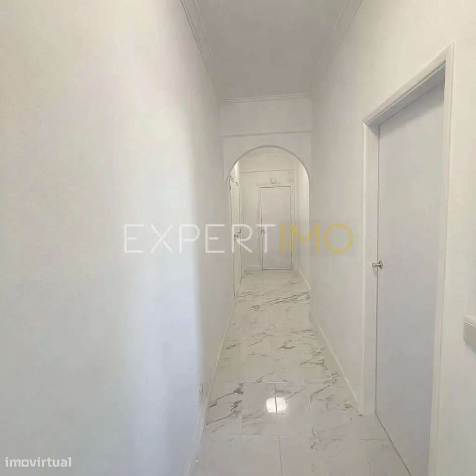 Apartamento com 3 quartos totalmente remodelado na Reboleira Amadora-3