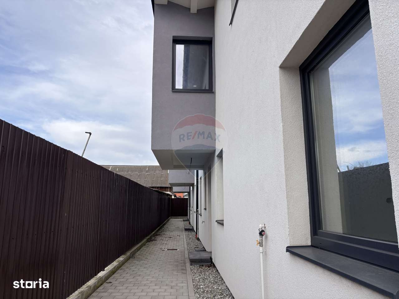 Casă / Vilă cu 4 camere de vânzare-8