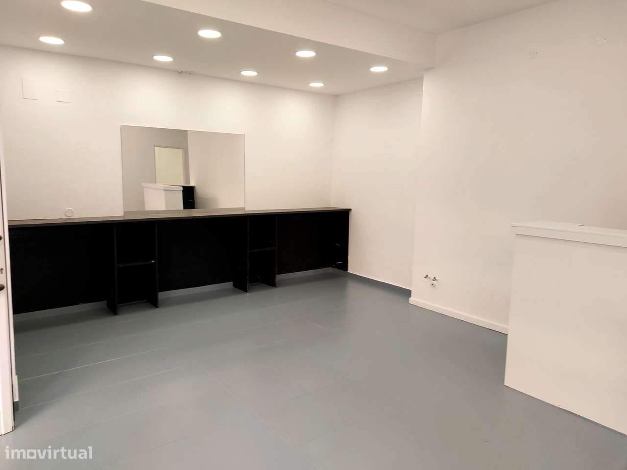 Fantástica loja em S. Carlos Mem-Martins - Grande imagem: 3/9