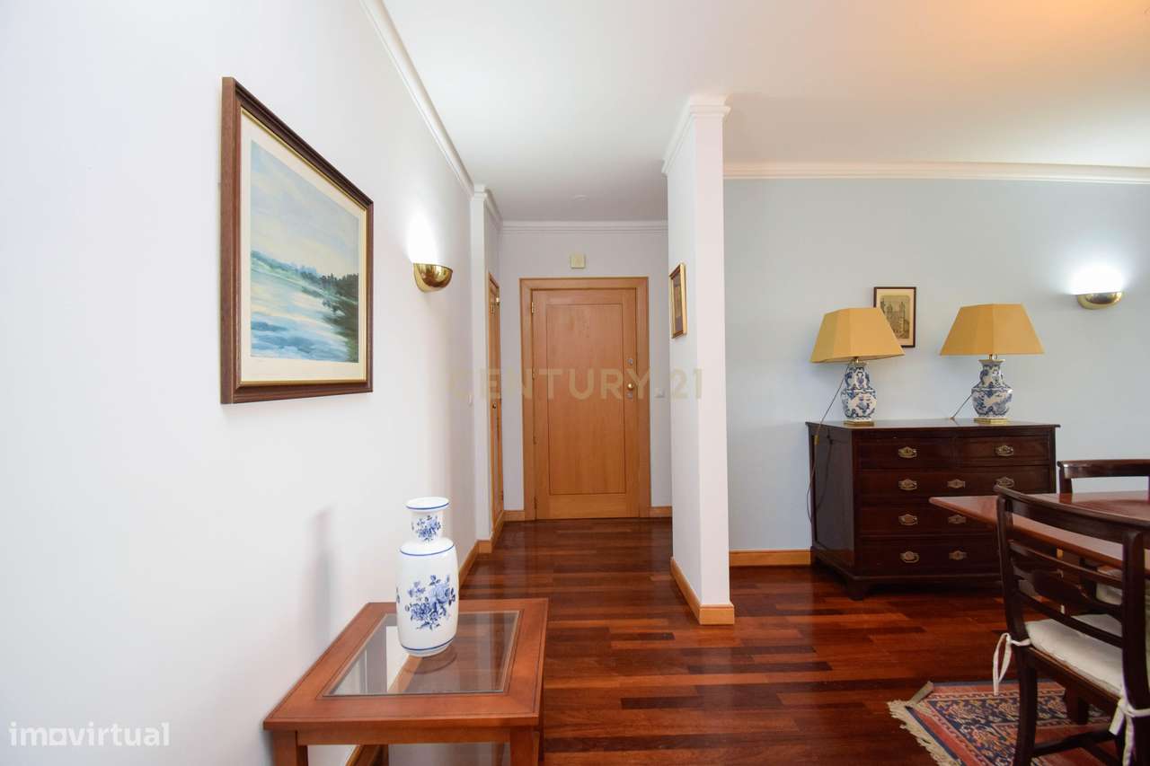 T2 com varanda, garagem e arrecadação – Cascais | Rua João Infante-12